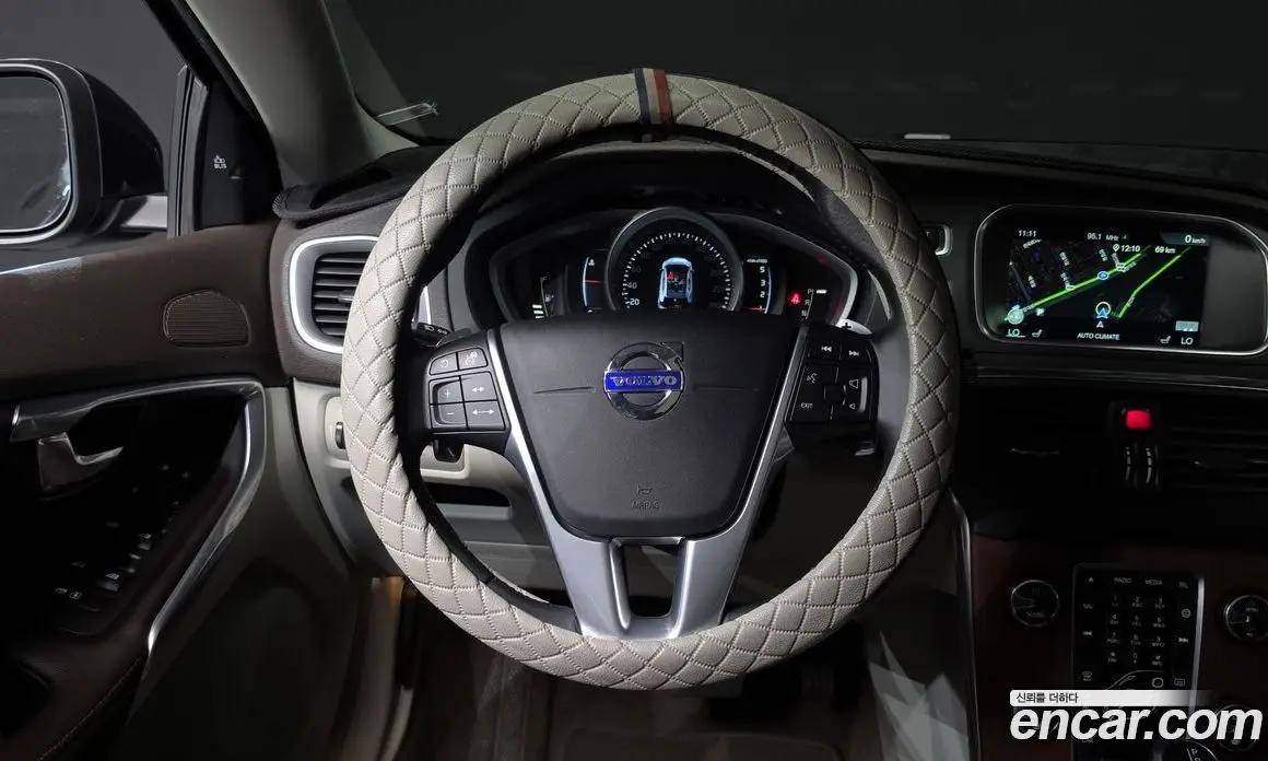 Volvo V40 2016 2.0 автомат (гидро), фото 13