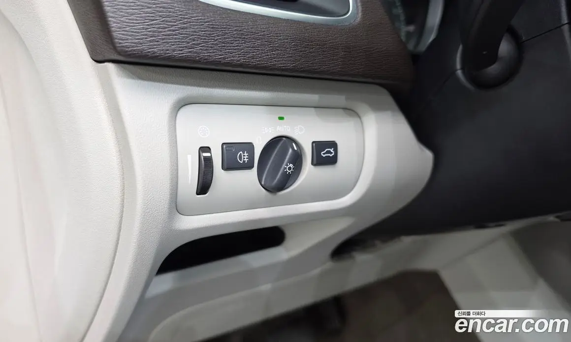 Volvo V40 2016 2.0 автомат (гидро), фото 16