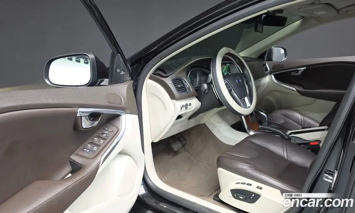 Volvo V40 2016 2.0 автомат (гидро), фото 10
