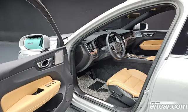 Volvo XC60 2022 2.0 автомат (гидро), миниатюра 11