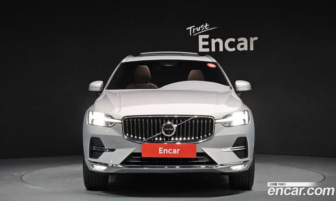 Volvo XC60 2022 2.0 автомат (гидро), фото 3