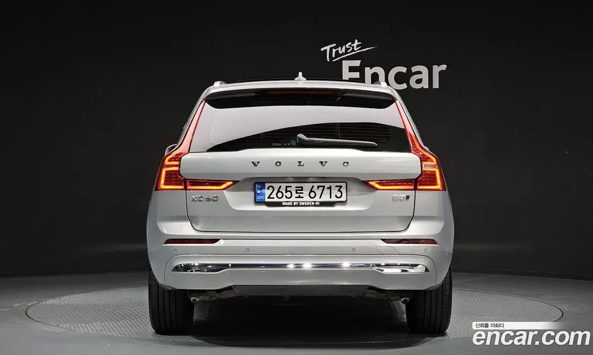 Volvo XC60 2022 2.0 автомат (гидро), фото 4
