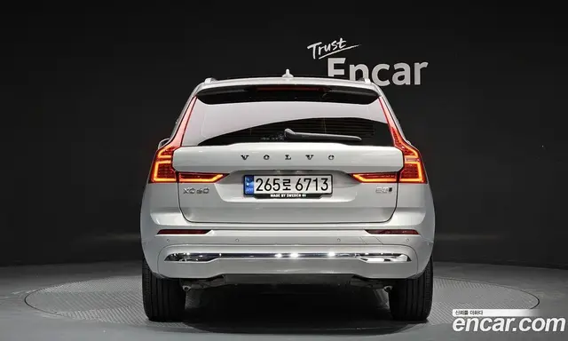 Volvo XC60 2022 2.0 автомат (гидро), миниатюра 4