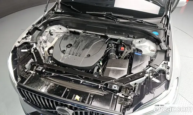 Volvo XC60 2022 2.0 автомат (гидро), миниатюра 6