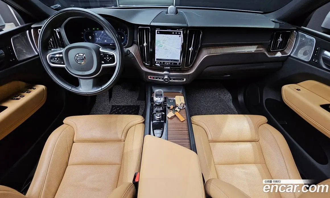 Volvo XC60 2022 2.0 автомат (гидро), фото 7