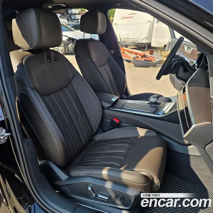 Audi A6 2023 3.0 автомат (гидро), фото 12