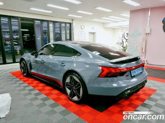Audi RS e-tron GT 2022 2.0 автомат (гидро), миниатюра 2 Audi RS e-tron GT 2022 2.0 автомат (гидро), миниатюра 2