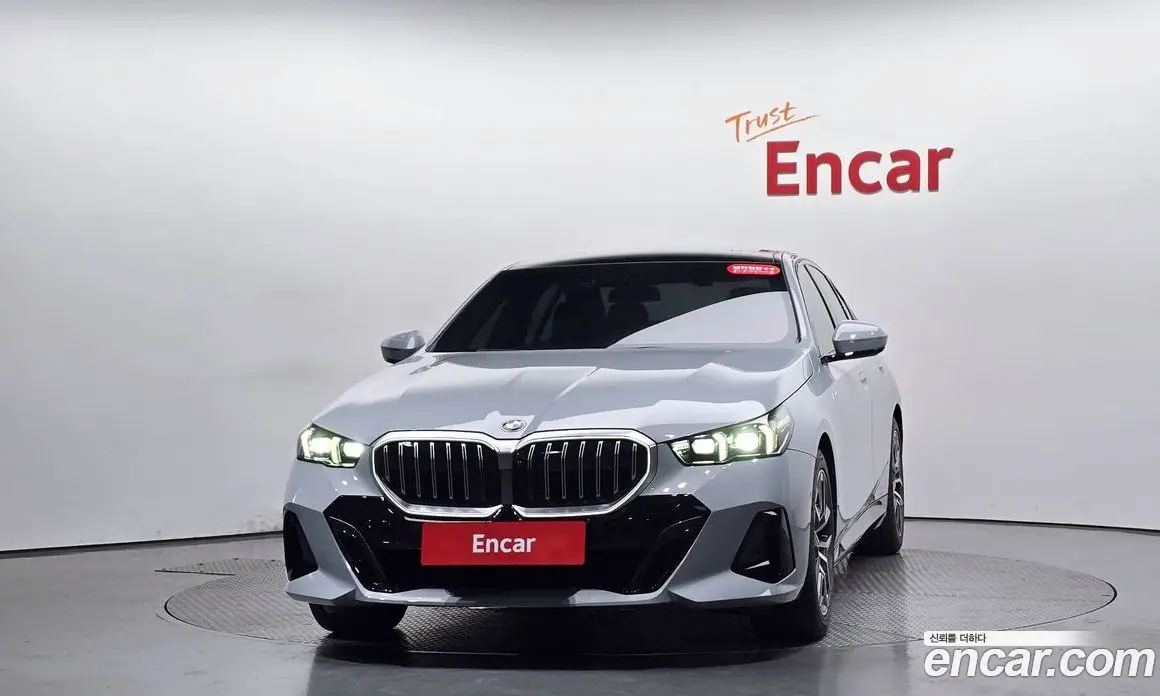 BMW 5 серия 2025 2.0 автомат (гидро), фото 3