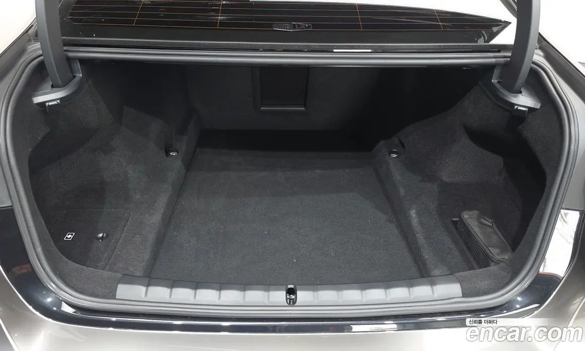 BMW 7 серия 2023 3.0 автомат (гидро), фото 17