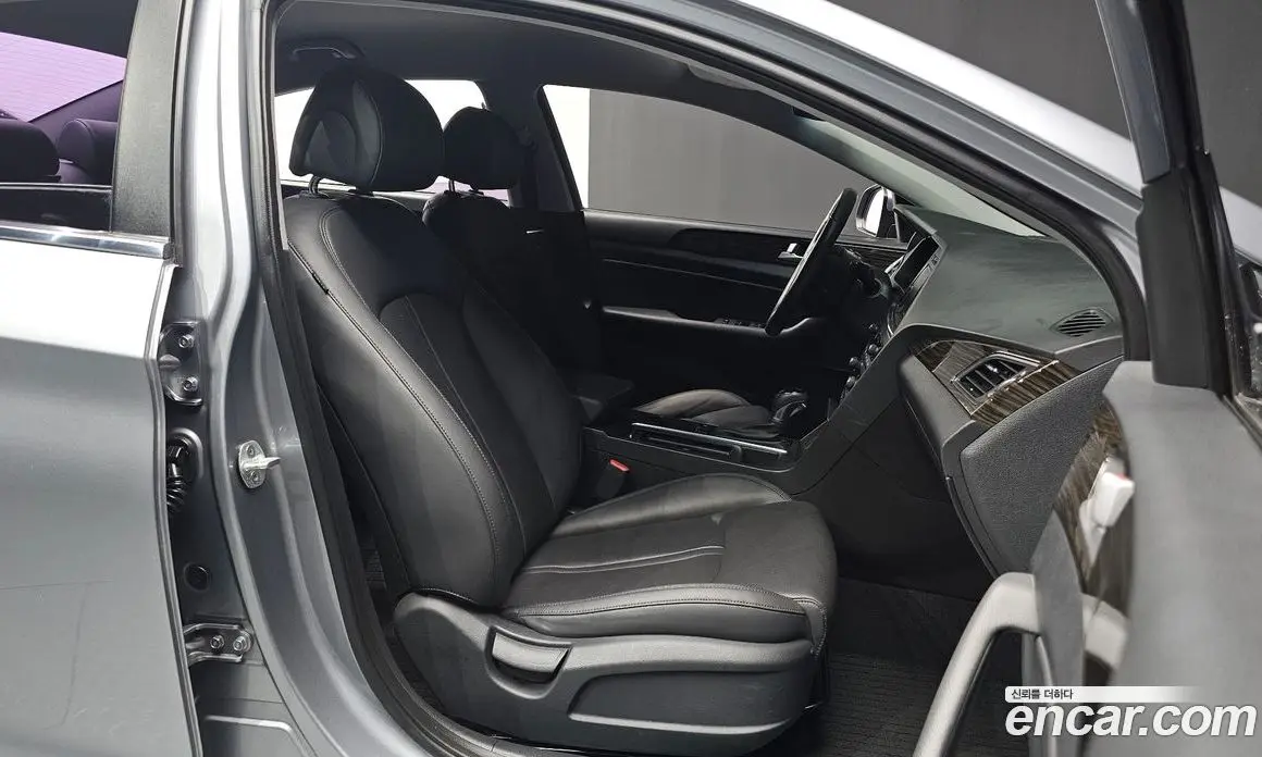 Hyundai Sonata 2016 2.0 автомат (гидро), фото 10 Hyundai Sonata 2016 2.0 автомат (гидро), фото 10