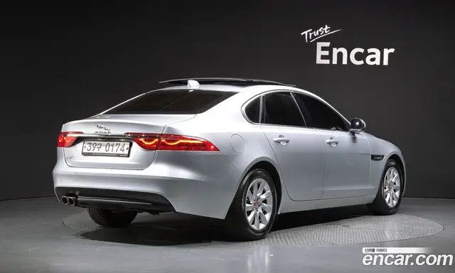 Jaguar XF 2016 2.0 автомат (гидро), миниатюра 2
