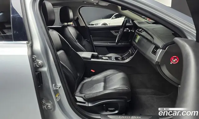 Jaguar XF 2016 2.0 автомат (гидро), миниатюра 11