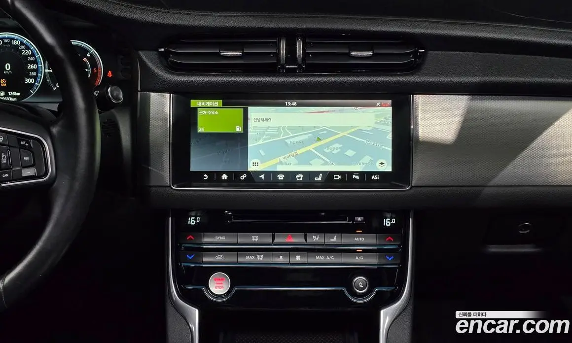 Jaguar XF 2016 2.0 автомат (гидро), фото 16