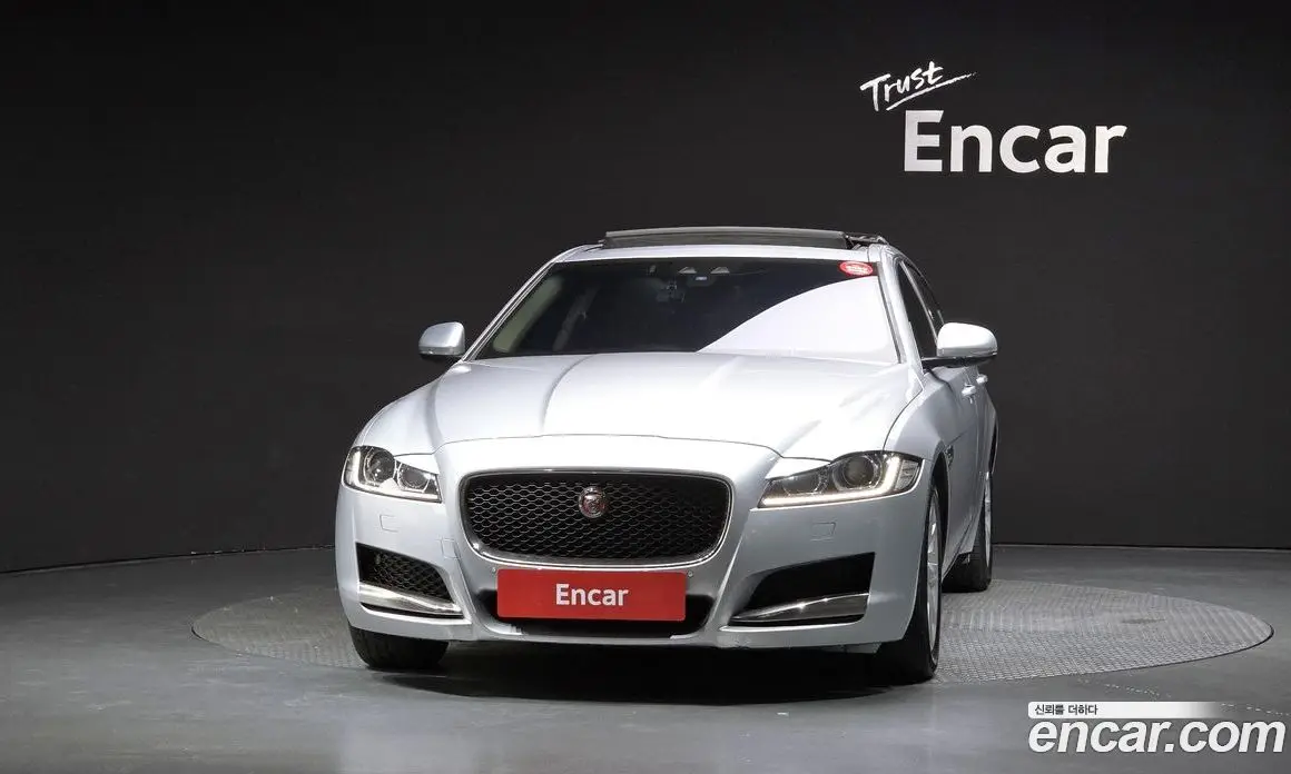 Jaguar XF 2016 2.0 автомат (гидро), фото 3