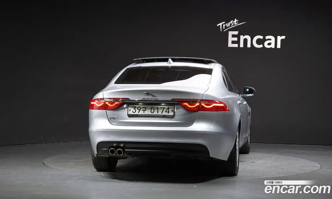 Jaguar XF 2016 2.0 автомат (гидро), фото 4