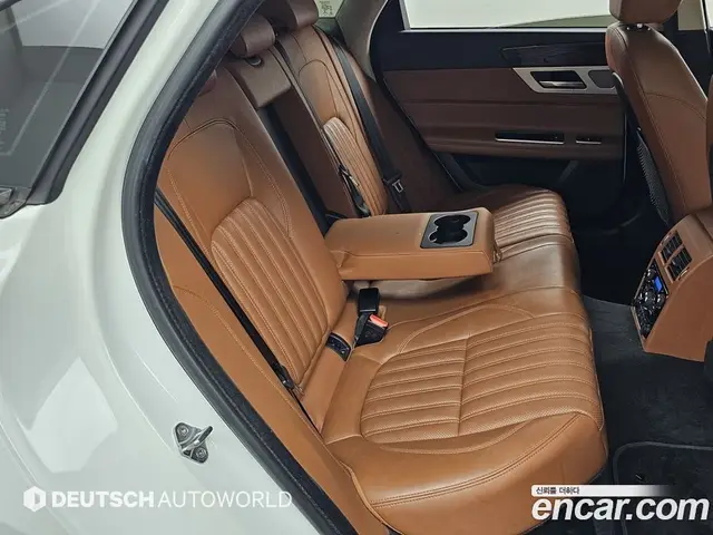 Jaguar XF 2019 2.0 автомат (гидро), миниатюра 12