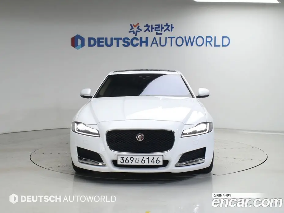 Jaguar XF 2019 2.0 автомат (гидро), фото 3