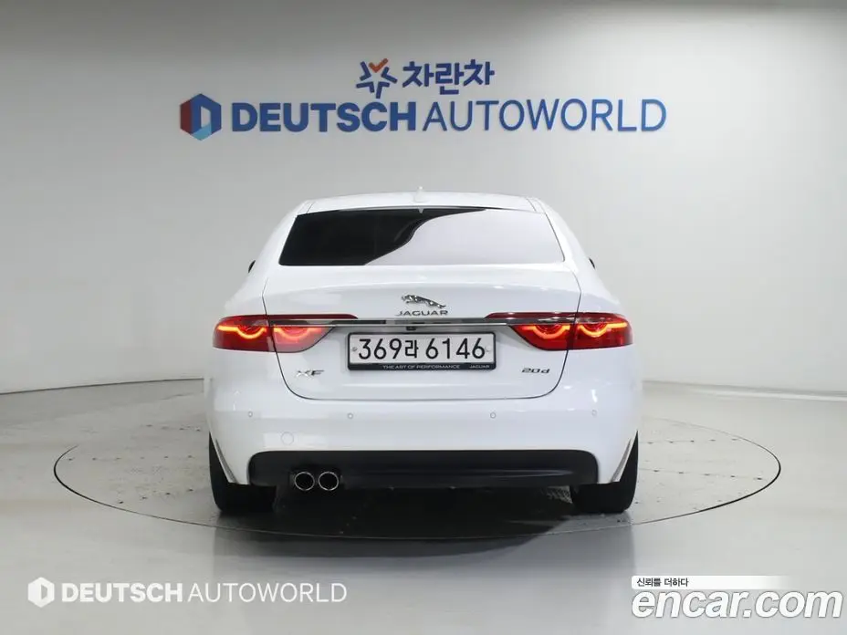 Jaguar XF 2019 2.0 автомат (гидро), фото 4