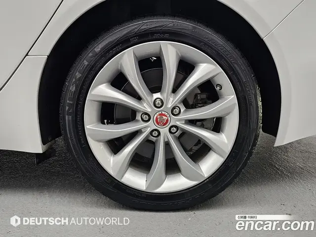 Jaguar XF 2019 2.0 автомат (гидро), миниатюра 5