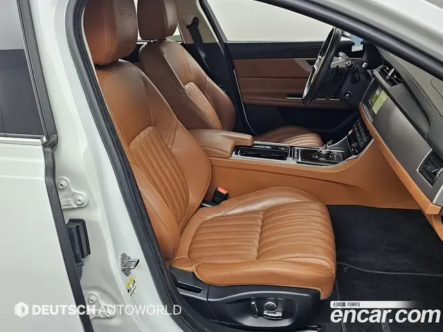 Jaguar XF 2019 2.0 автомат (гидро), миниатюра 10