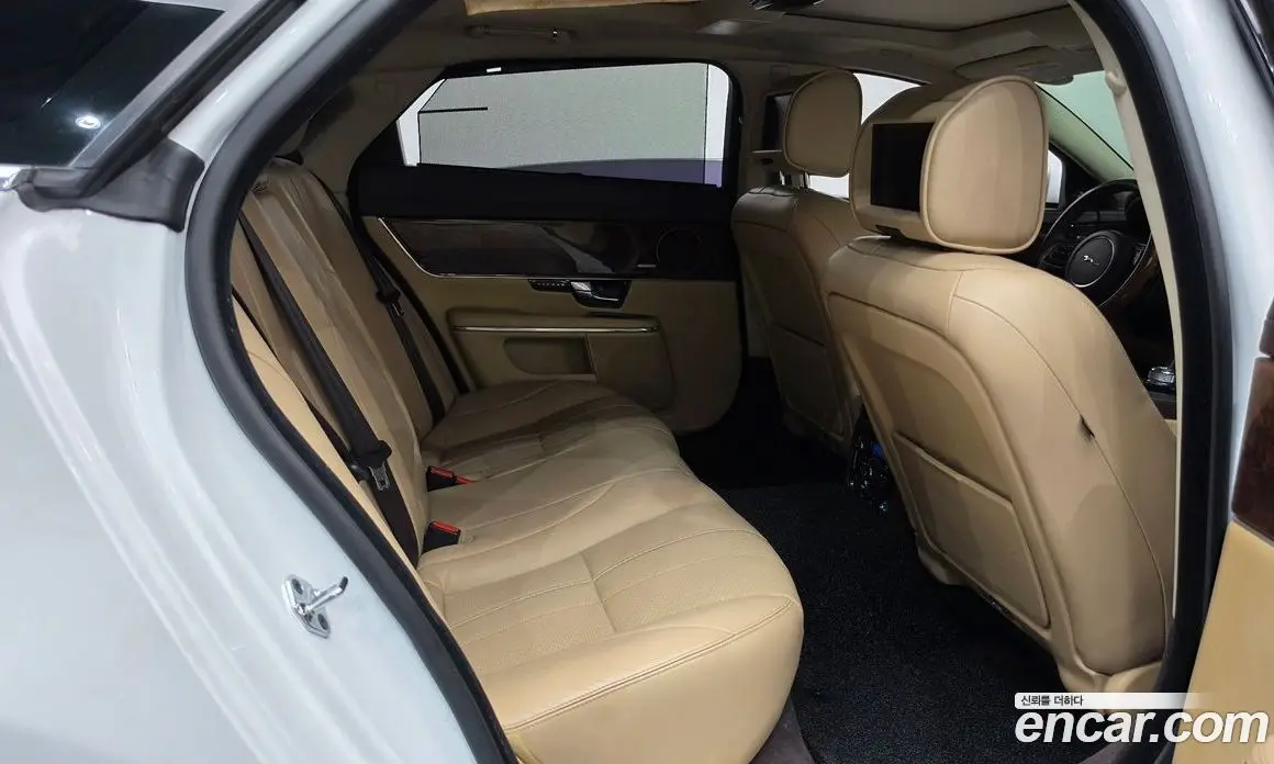 Jaguar XJ 2011 5.0 автомат (гидро), фото 11 Jaguar XJ 2011 5.0 автомат (гидро), фото 11