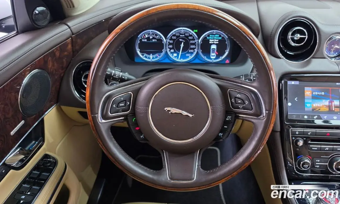 Jaguar XJ 2011 5.0 автомат (гидро), фото 13 Jaguar XJ 2011 5.0 автомат (гидро), фото 13