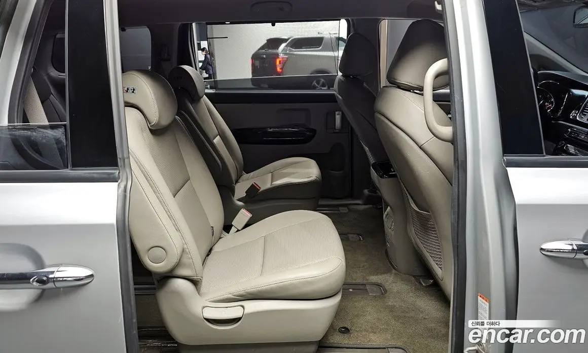Kia Carnival 2018 2.2 автомат (гидро), фото 11