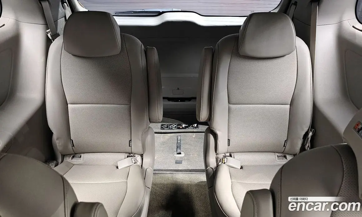 Kia Carnival 2018 2.2 автомат (гидро), фото 12