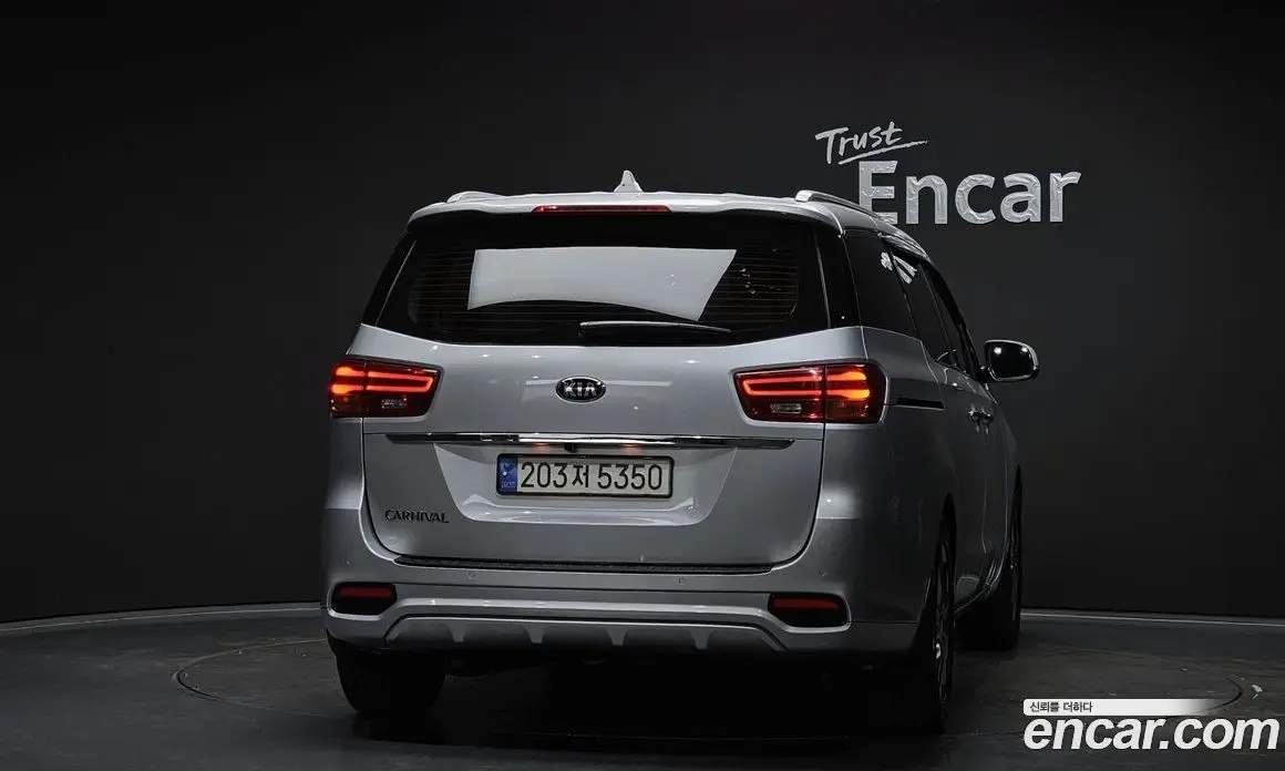 Kia Carnival 2018 2.2 автомат (гидро), фото 4