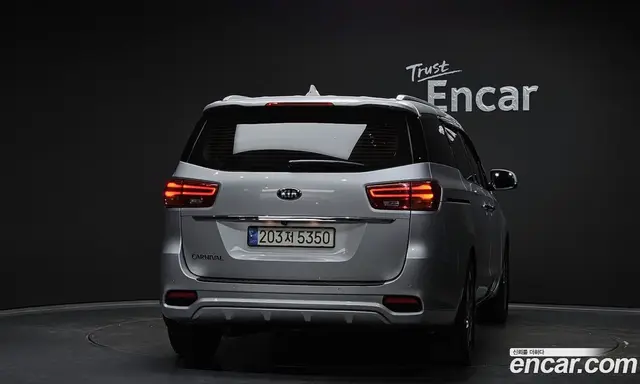 Kia Carnival 2018 2.2 автомат (гидро), миниатюра 4