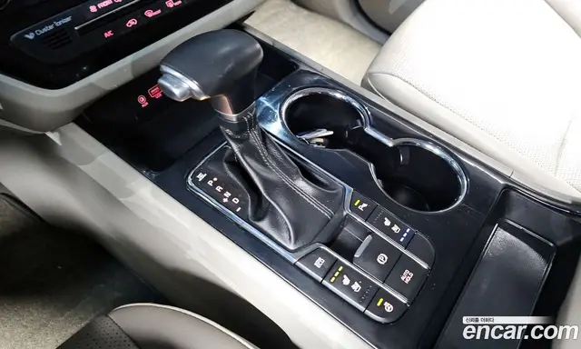 Kia Carnival 2018 2.2 автомат (гидро), миниатюра 9