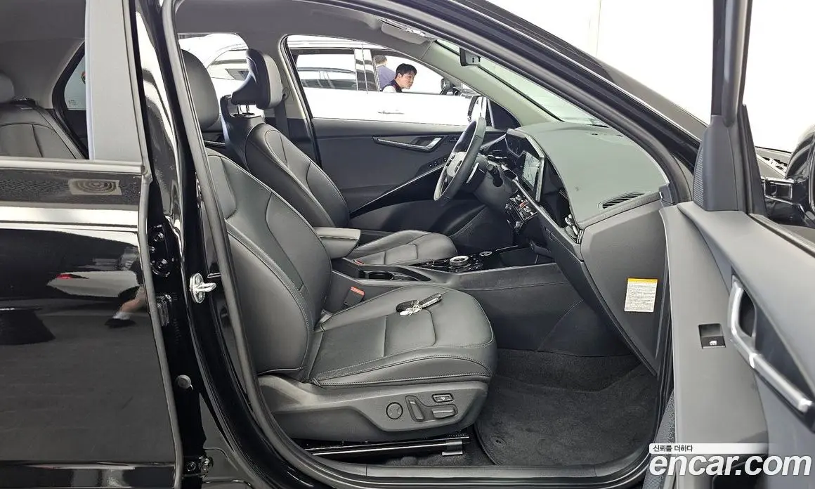 Kia Niro 2023 0.2 автомат (гидро), фото 11 Kia Niro 2023 0.2 автомат (гидро), фото 11
