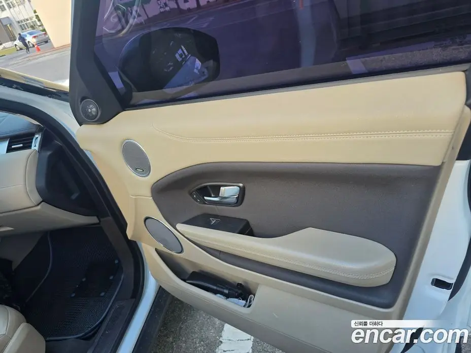 Land Rover Range Rover Evoque 2018 2.0 автомат (гидро), фото 16 Land Rover Range Rover Evoque 2018 2.0 автомат (гидро), фото 16