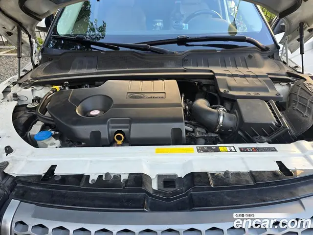 Land Rover Range Rover Evoque 2018 2.0 автомат (гидро), миниатюра 6 Land Rover Range Rover Evoque 2018 2.0 автомат (гидро), миниатюра 6