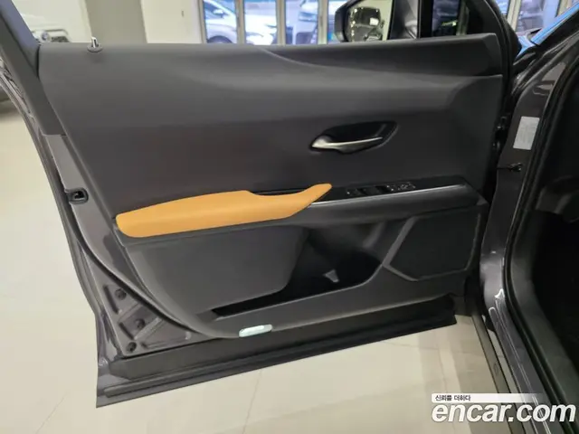 Lexus UX 2025 2.0 автомат (вариатор), миниатюра 12