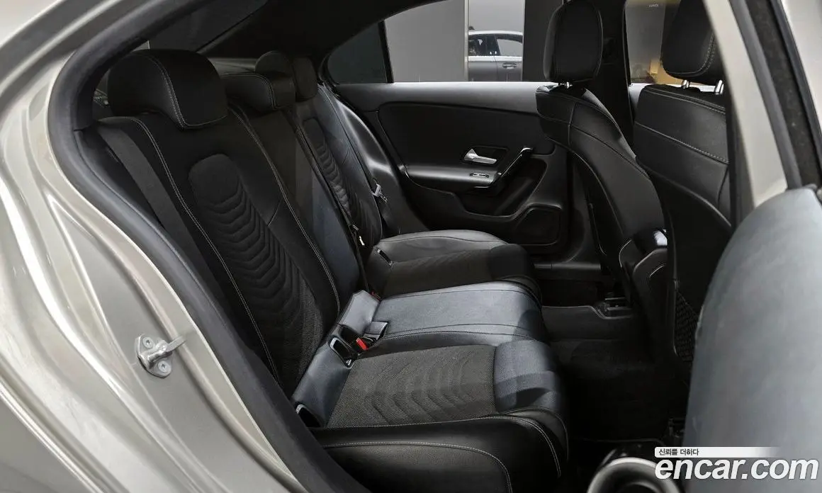 Mercedes-Benz A-Class 2020 2.0 автомат (гидро), фото 12