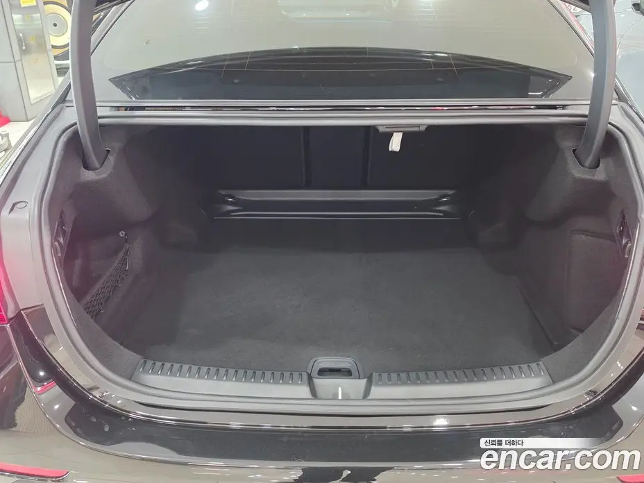 Mercedes-Benz E-Class 2024 2.0 автомат (гидро), фото 16