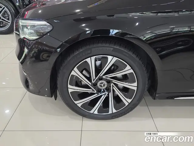 Mercedes-Benz E-Class 2024 2.0 автомат (гидро), миниатюра 5