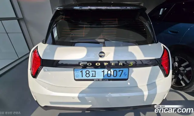Mini Cooper 2024 автомат (гидро), миниатюра 3