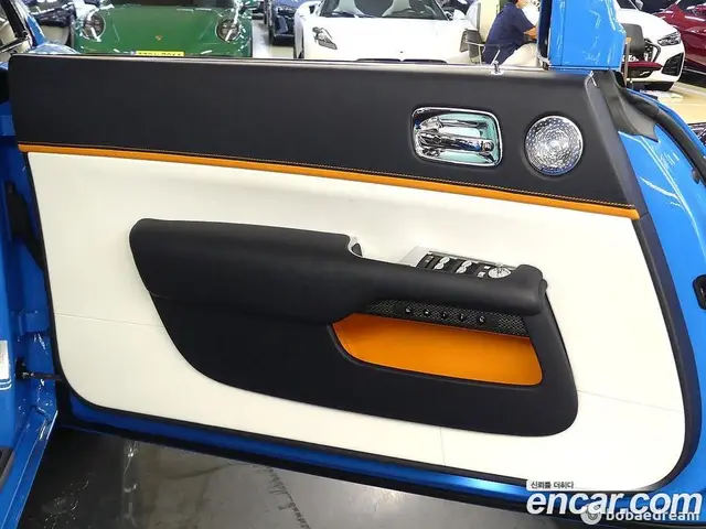 Rolls-Royce Wraith 2020 6.6 автомат (гидро), миниатюра 11