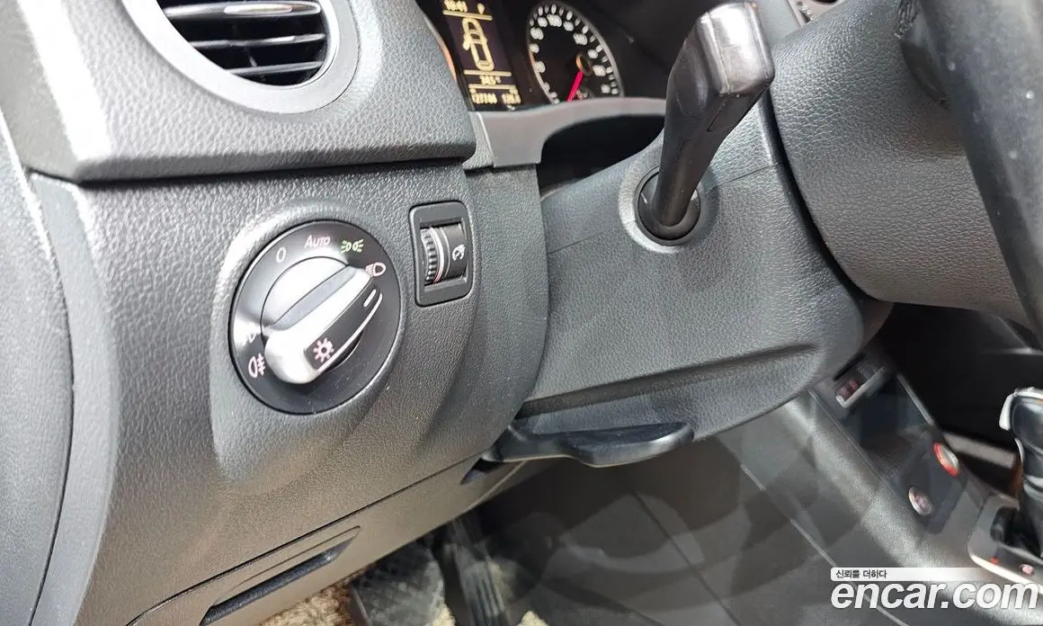 Volkswagen Tiguan 2015 2.0 автомат (гидро), фото 11 Volkswagen Tiguan 2015 2.0 автомат (гидро), фото 11