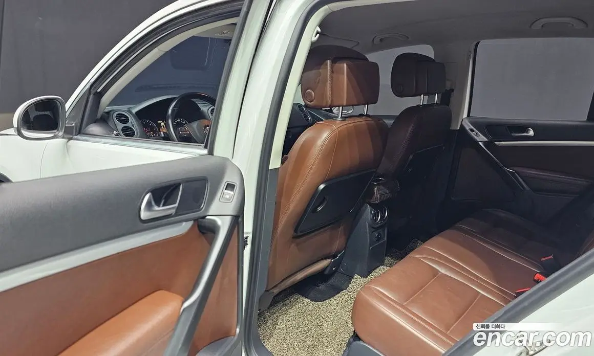 Volkswagen Tiguan 2015 2.0 автомат (гидро), фото 18 Volkswagen Tiguan 2015 2.0 автомат (гидро), фото 18