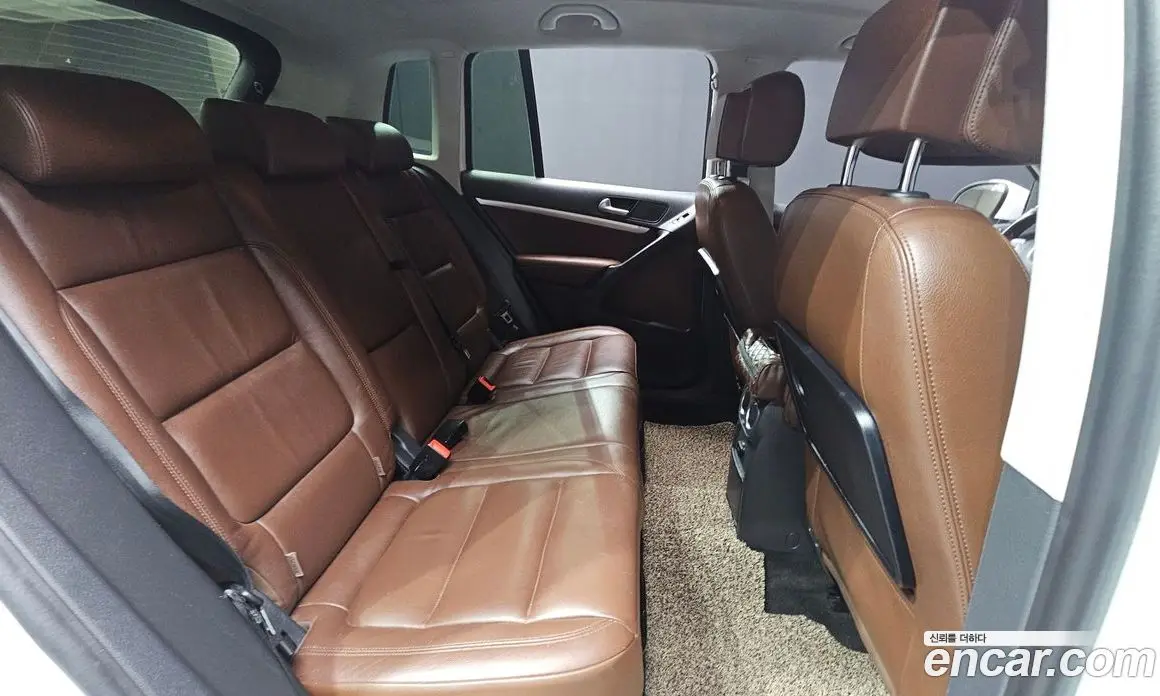 Volkswagen Tiguan 2015 2.0 автомат (гидро), фото 19 Volkswagen Tiguan 2015 2.0 автомат (гидро), фото 19