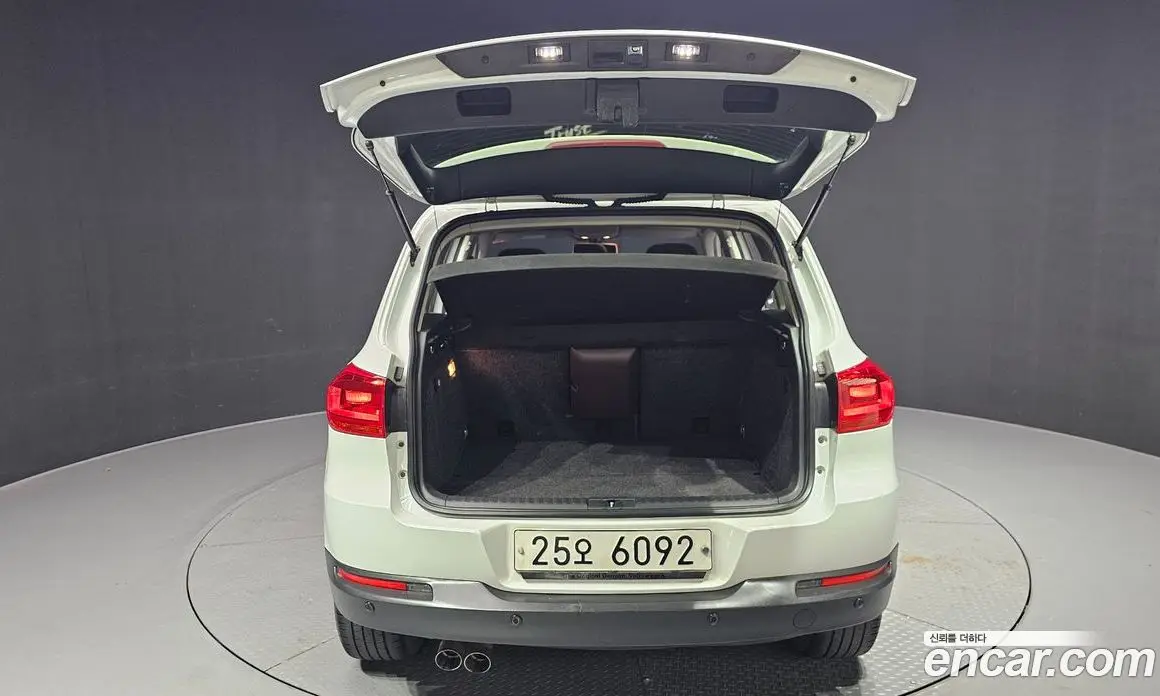 Volkswagen Tiguan 2015 2.0 автомат (гидро), фото 20 Volkswagen Tiguan 2015 2.0 автомат (гидро), фото 20