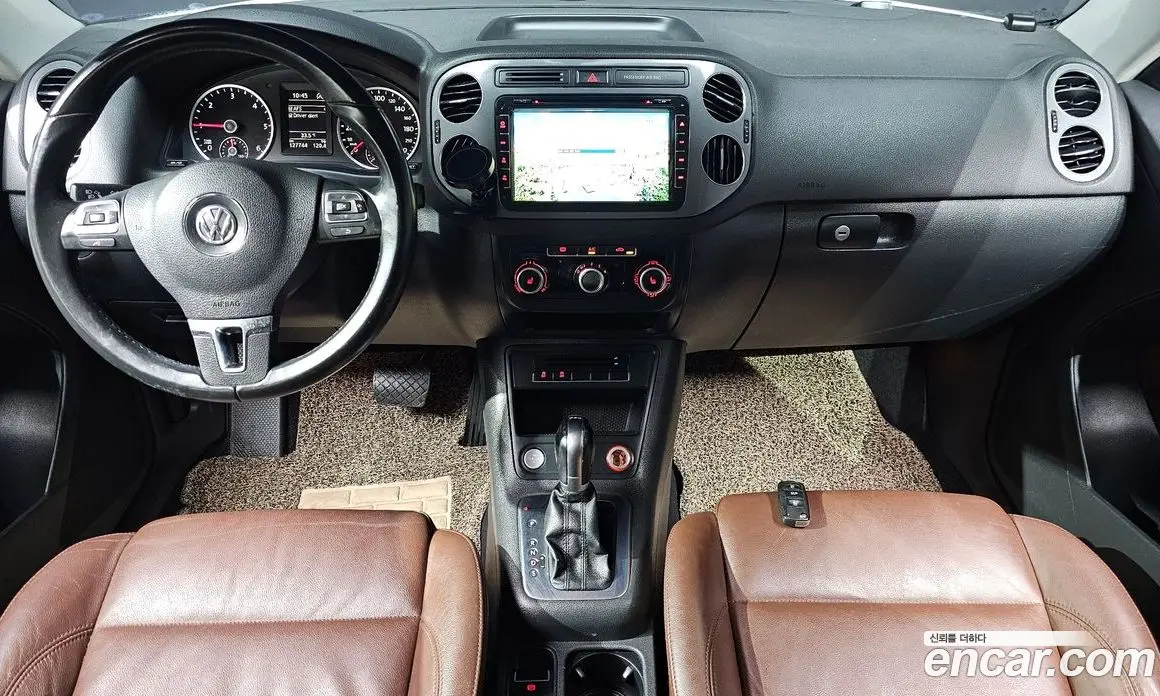 Volkswagen Tiguan 2015 2.0 автомат (гидро), фото 7 Volkswagen Tiguan 2015 2.0 автомат (гидро), фото 7