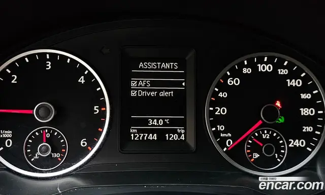 Volkswagen Tiguan 2015 2.0 автомат (гидро), миниатюра 8 Volkswagen Tiguan 2015 2.0 автомат (гидро), миниатюра 8