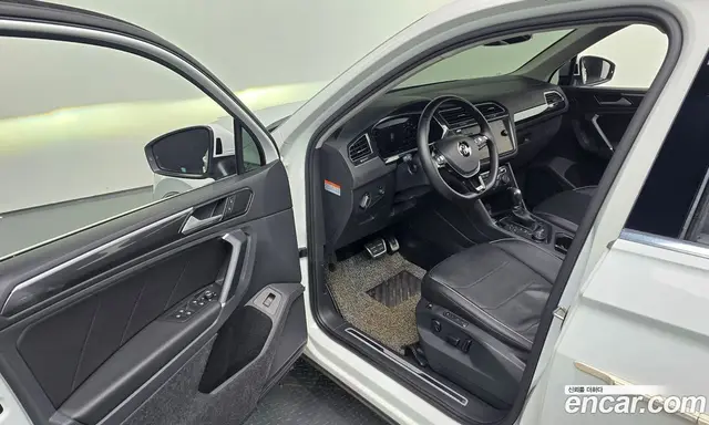Volkswagen Tiguan 2018 2.0 автомат (гидро), миниатюра 11