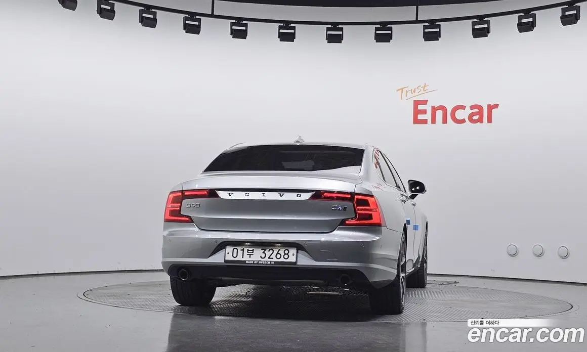 Volvo S90 2017 2.0 автомат (гидро), фото 4 Volvo S90 2017 2.0 автомат (гидро), фото 4