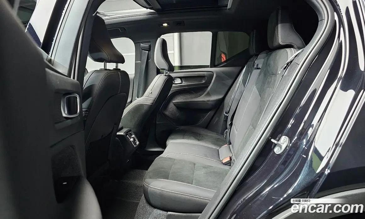 Volvo XC40 2024 2.0 автомат (гидро), фото 12 Volvo XC40 2024 2.0 автомат (гидро), фото 12