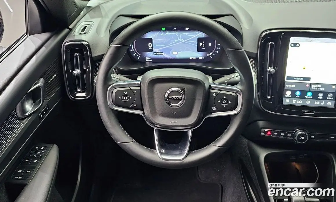 Volvo XC40 2024 2.0 автомат (гидро), фото 13 Volvo XC40 2024 2.0 автомат (гидро), фото 13